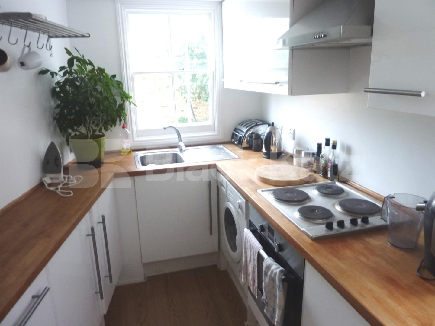 			MINUTES TO REGENTS PARK!, 1 Bedroom, 1 bath, 1 reception Flat			 Parkway, REGENTS PARK